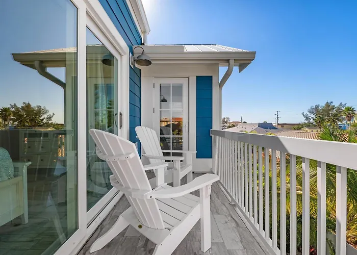 Ocean Star! 7 Bdrms, 7 Baths! Beaches Less Than 5Min Walk To Beach!