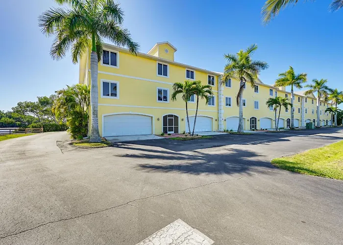 Everglades City Condo W/ Porch: Steps To Water!