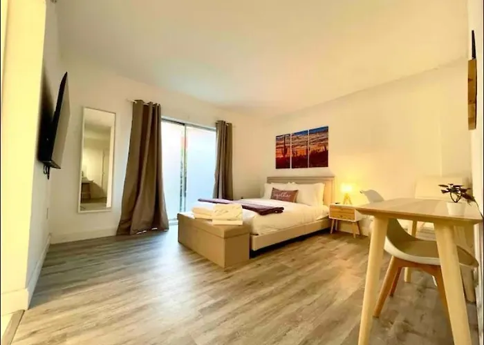 Ecostays Apartment Near Miami Airport - 303