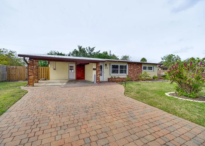 Poolside Paradise! Central Merritt Island Home