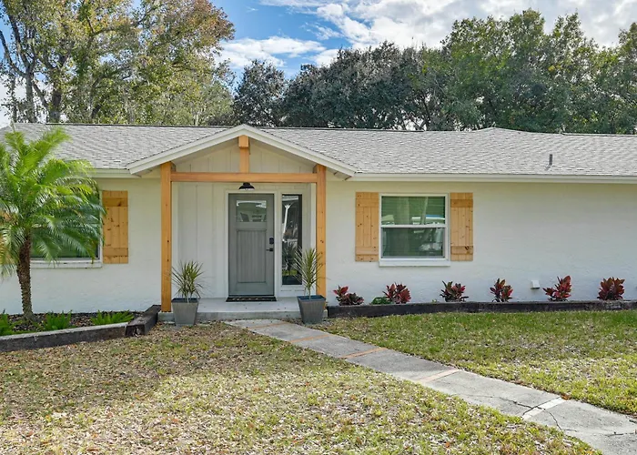 Idyllic Tampa Home W/ Private Pool: 11 Mi To Beach