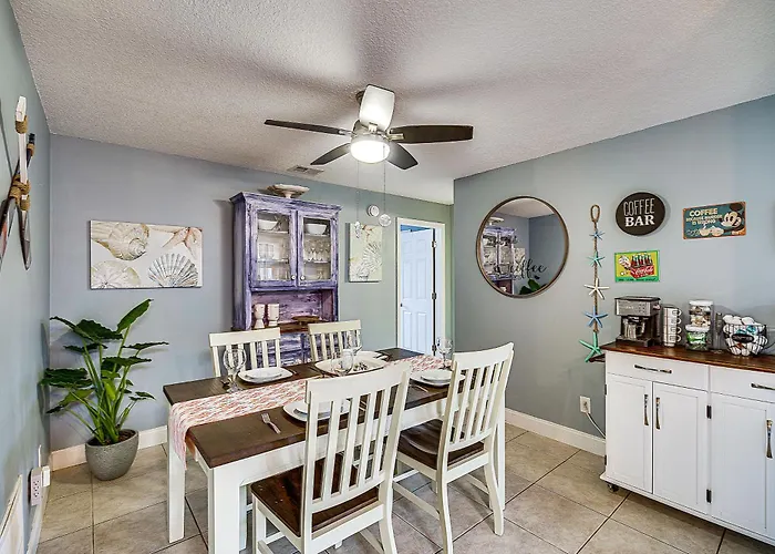 Lovely Merritt Island Home W/ Kayak + Fire Pit!