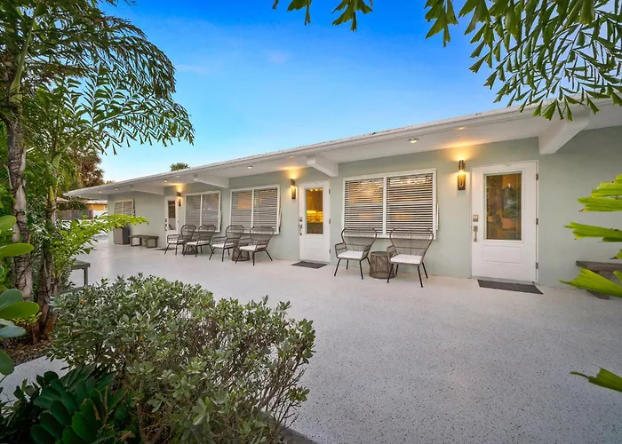 Wonderful Place Wprivate Patio Next To The Beach