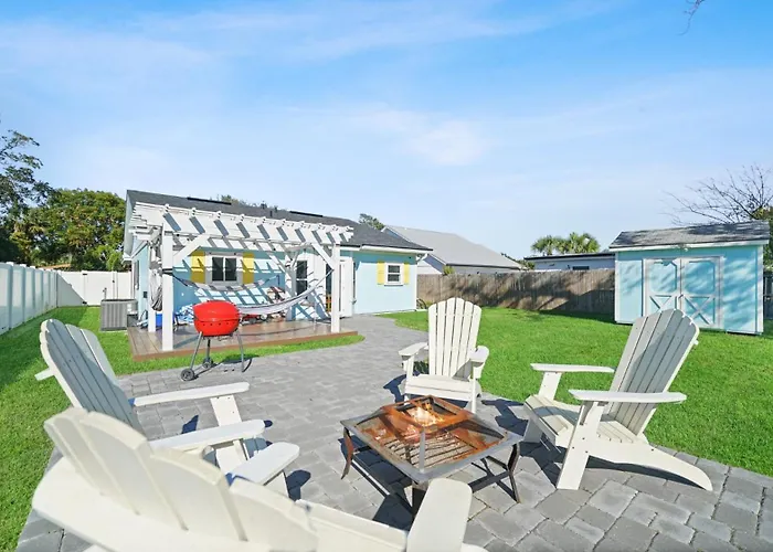 Jacksonville Beach Home - Walk To Beach, Bars & Restaurants - Pet Friendly