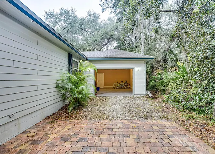 Palm Coast Vacation Rental < 1 Mi To The Beach!