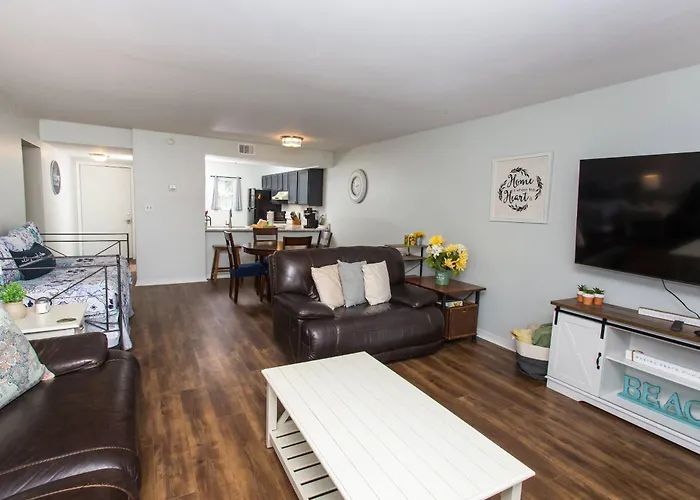 Islandwood Condos Unit 104
