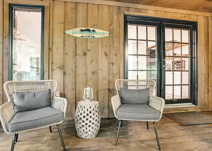 Buccaneer Bungalow On Amelia Isle!