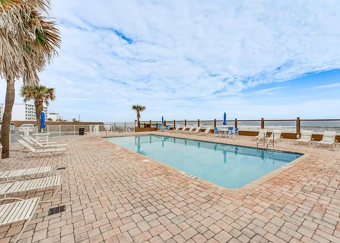 Beachfront Studio W/ Community Indoor Pool!