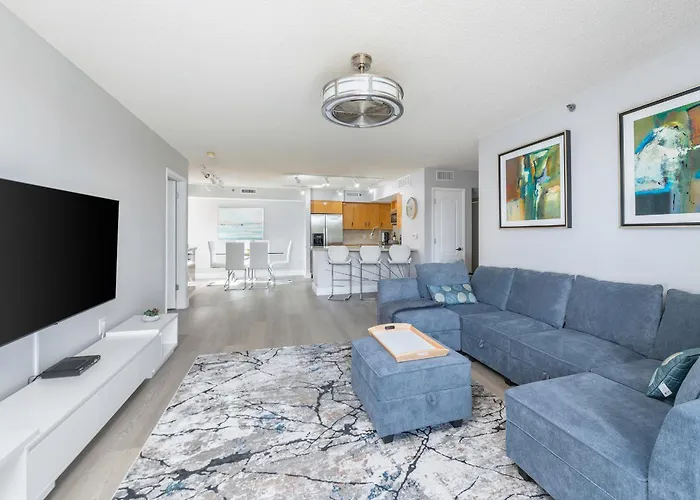 Spacious 3 Bedroom Condo In Aventura