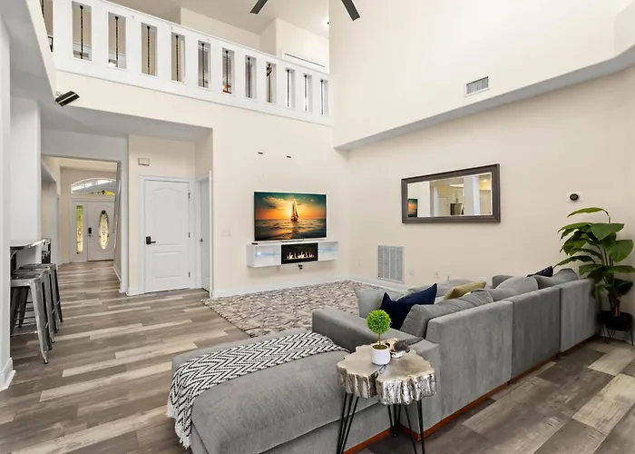 Lakeview Retreat: Perfect For Events Or Just Relax