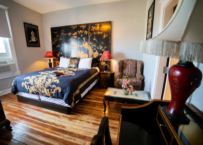 Oak Tree Hotel