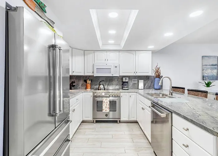 Escape To Beach Oasis! Family Friendly, Updated Beachside Condo With Heated Pool!