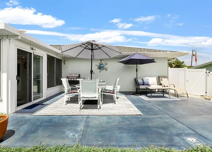 Minutes To Manasota Beach 2 King Beds Fenced Yard Pets Welcome