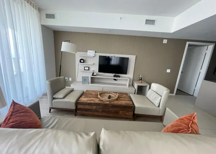 Luxury Apartment With Amazing Views By Rent4Us