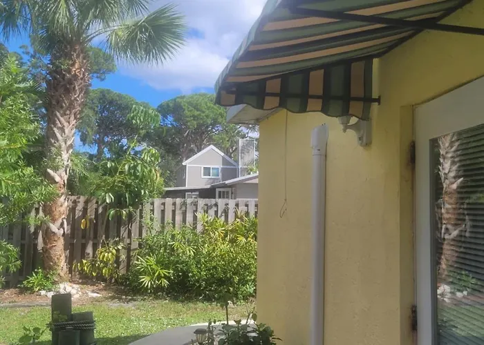 ~ Cozy In-Law Apartment Close To Siesta Key ~