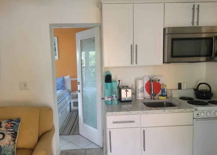 ~ Cozy In-Law Apartment Close To Siesta Key ~
