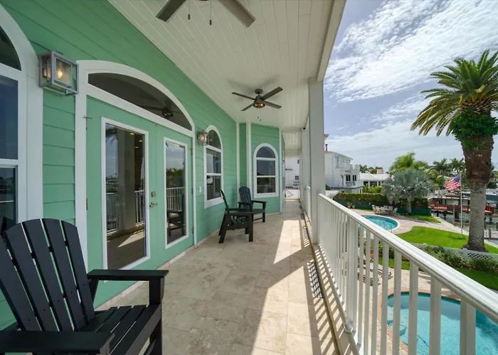 Waterfront Luxury W/ Heated Salt Pool & Golf Cart