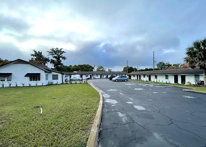 Deland Motel