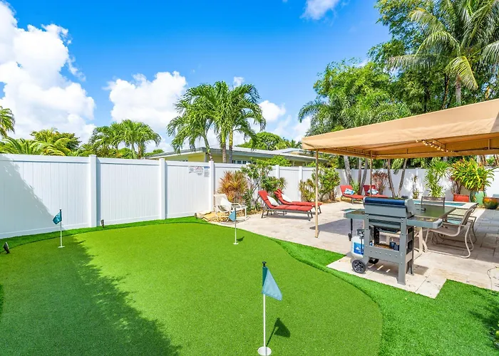 Walk To The Ave- Heated Pool, Spa, Golden Tee And Putting Green - Mins To Beach- By Maven Vacation Rentals