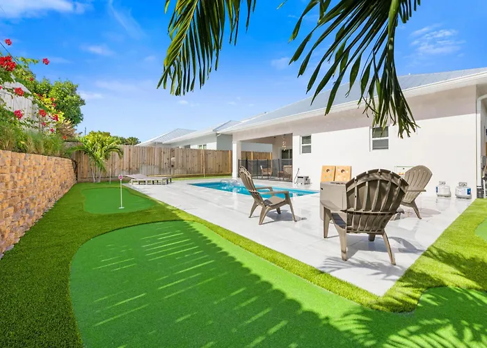 New Build- Mini Golf Course-Heated Saltwater Pool-Game Room