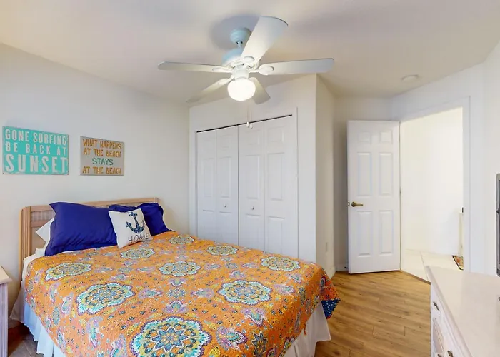 Captain'S Cove 304