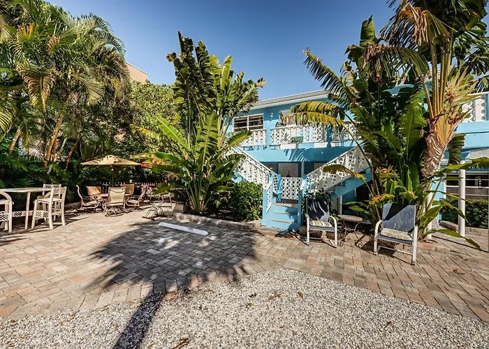 Tropical Blue Water Beachside 7