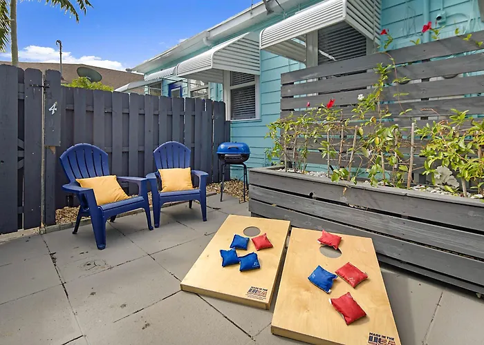 Steps To Beach & Downtown! Cozy Beach Bungalow #3