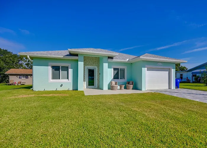Sebring Serenity: Waterfront Retreat W/ Boat Dock!
