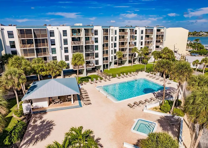 Lovely Marco Island Condo W/ Private Bay View