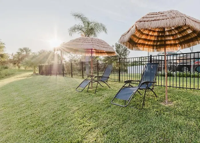 Steve And Cori'S Tropical King Suite 2