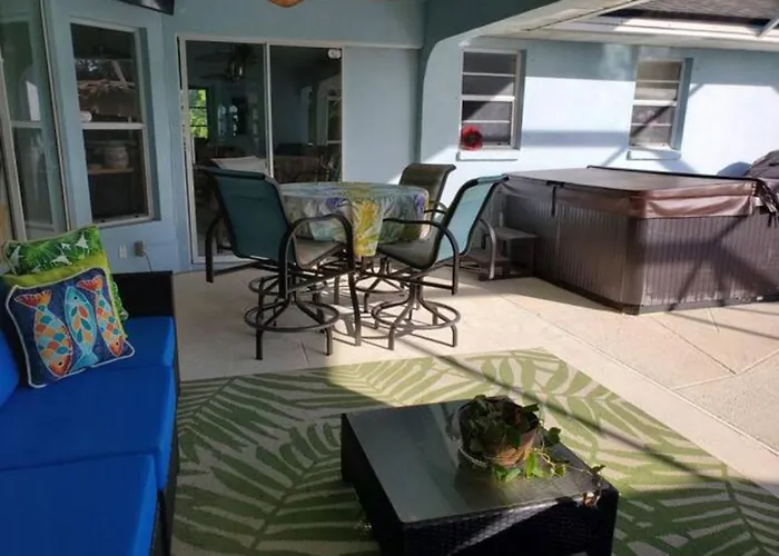 Steve And Cori'S Tropical King Suite 2