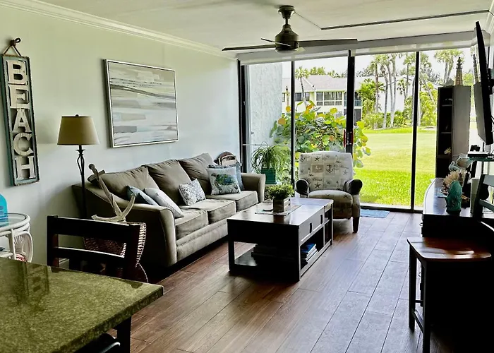 Excellent Beach Front Community, Golf Course, Tennis, Sunny Weather Year Round!