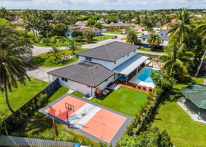 Prime Spot - Minutes Hard Rock Stadium, Pool, Bbq, Mini Golf L63