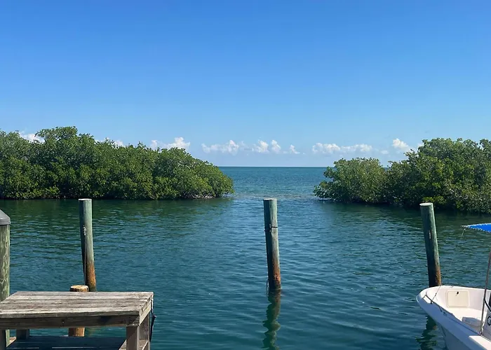 Conch Key Fishing Lodge & Marina