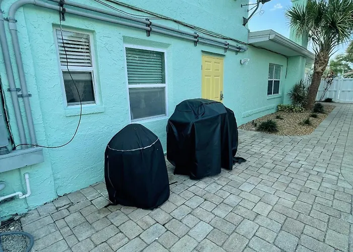 Cozy Canaveral Cottages