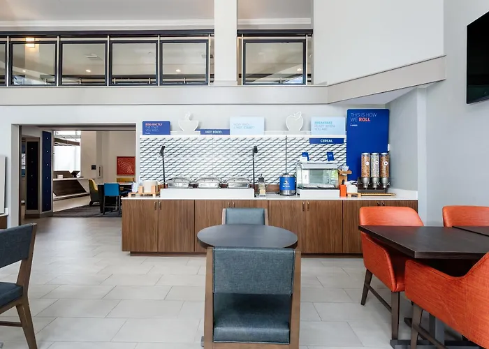 Holiday Inn Express Hotel Clearwater East - Icot Center By Ihg