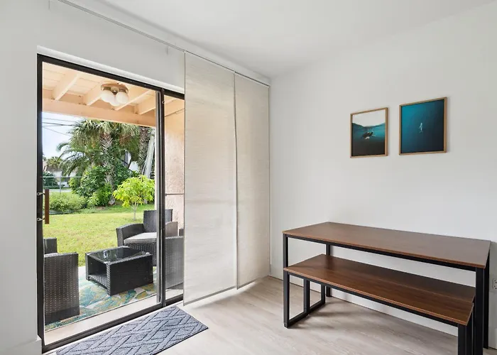 Amazing 2 Bedroom Townhouse Near Beach