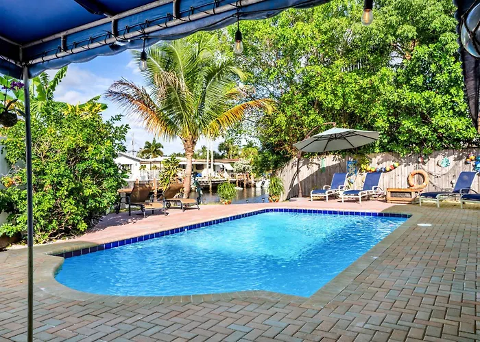 Purely Pompano, Pool, Water Front, Paddleboard, Beach, 5 Bedroom 3 Bath