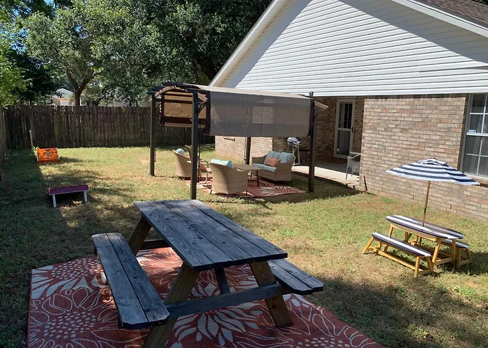 D'S Florida-Alabama Vacation Home Sleeps 14 Guests