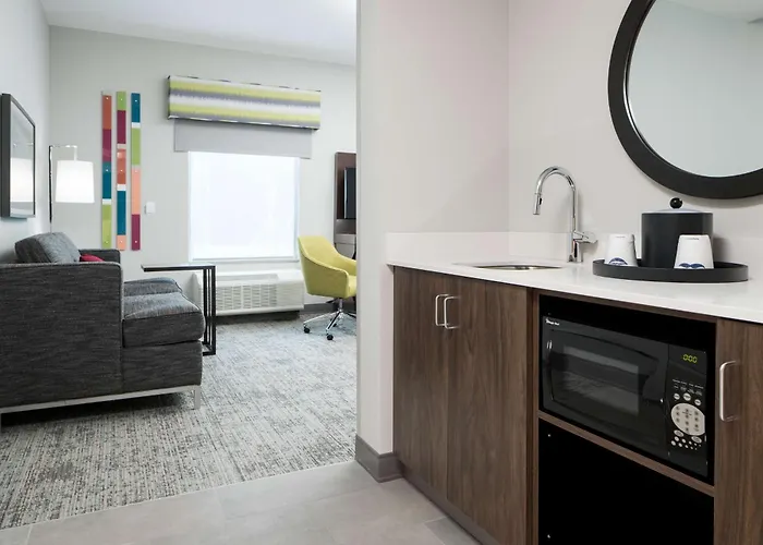 Hampton Inn & Suites Cape Canaveral Cruise Port, Fl