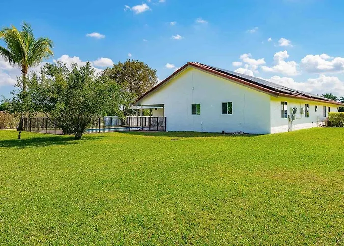 4/3.5 House With Pool- Boynton Beach, Fl.