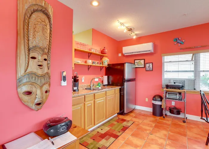 Walk To Indian Rocks Beach - Vibrant Condo