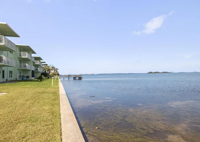 30 Day Min Stay At Dolphins Playground! Watch From Your 2Nd Story Balcony!