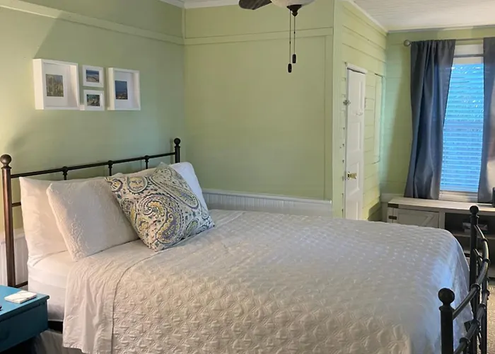 3Br/3Ba Charming Key West Style Home In Downtown Saint Augustine