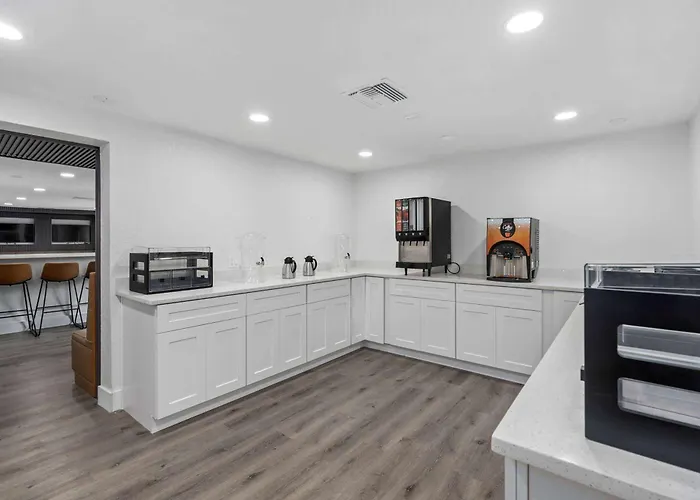Super 8 By Wyndham Kissimmee-Orlando