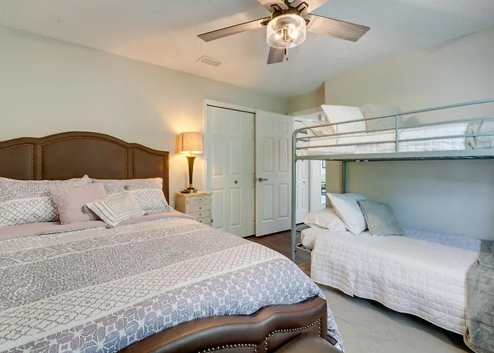Family Getaway W/ Games & Pool In Spring Hill