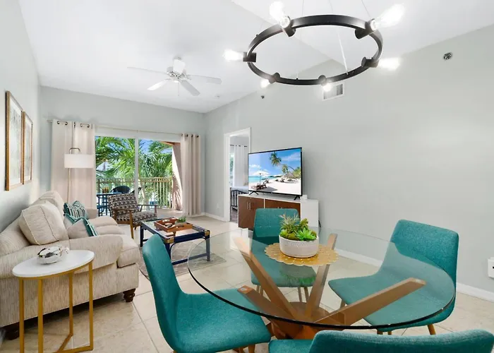 Royal Palm 202
