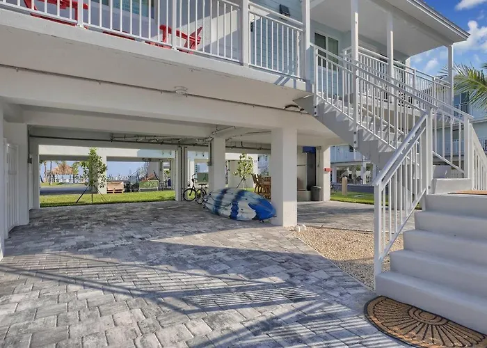 1B 2Ba Seaside Getaway Pool Oceanside