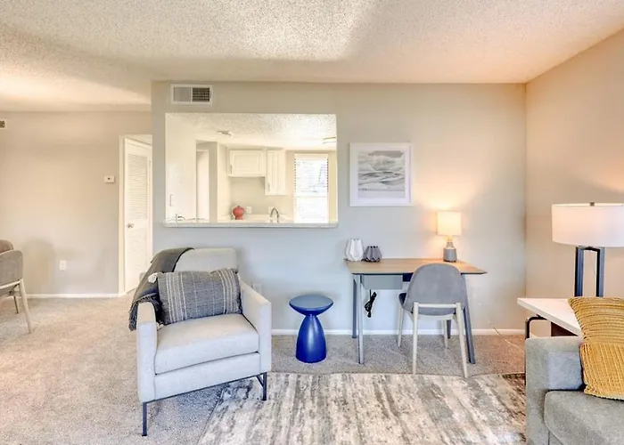 Landing Modern Apartment With Amazing Amenities