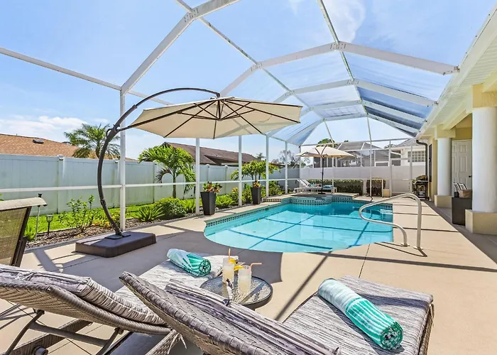 Villa Haze, Private Heated Pool & Spa, South Cape Coral